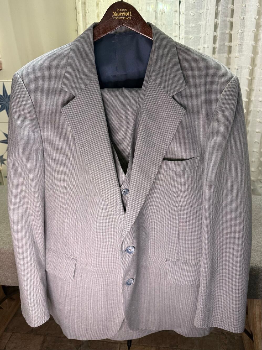 Vintage Marshall Fields 3 Piece Suit Mens 46 Reg Gray Houndstooth Wool Blend